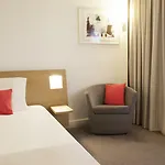 诺沃特梅兹中央酒店 酒店 4*