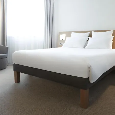 Novotel Centre فندق 4*