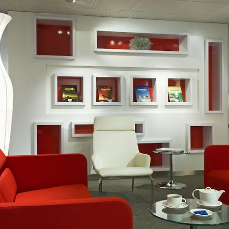 فندق Novotel Centre 4*