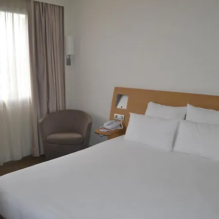 Отель Novotel Centre