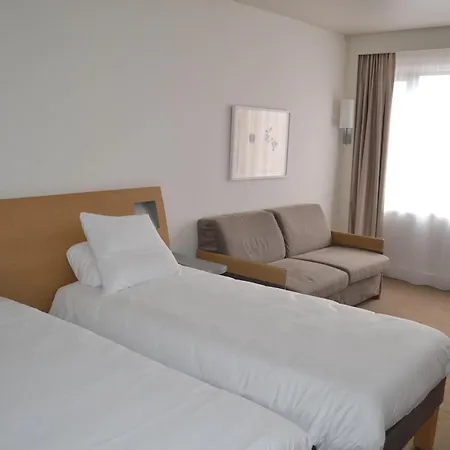 Отель Novotel Centre