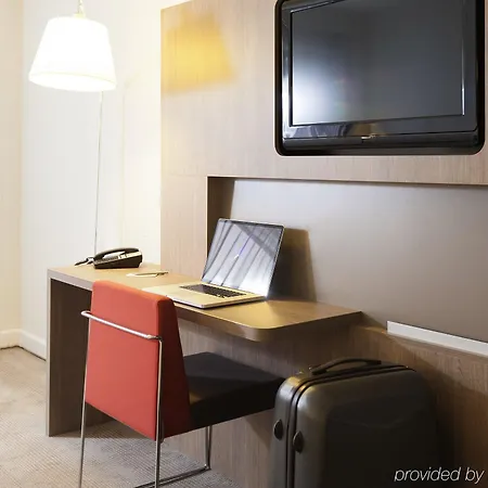 Novotel Centre Hotel