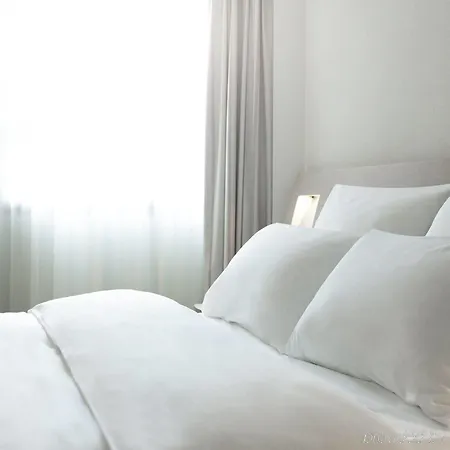 Novotel Centre Hotel 4*